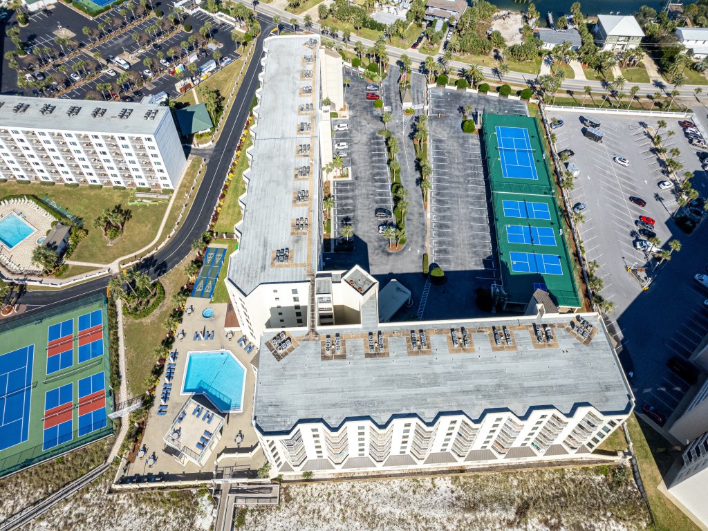 IR 212 is a 2 BR Gulf view with Washer Dryer over 1300 sf Vacation Rental in Destin - RedAwning