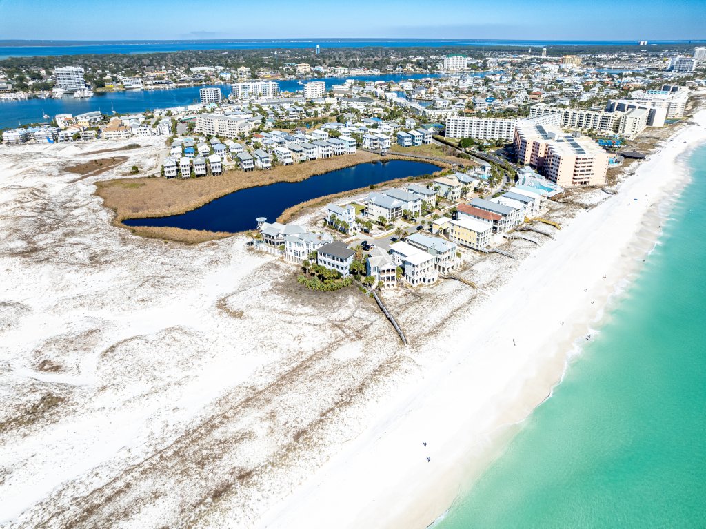 Magnolia House 309 is a Luxury 1 BR with Free Beach Service for 2 Vacation Rental in Destin - RedAwning