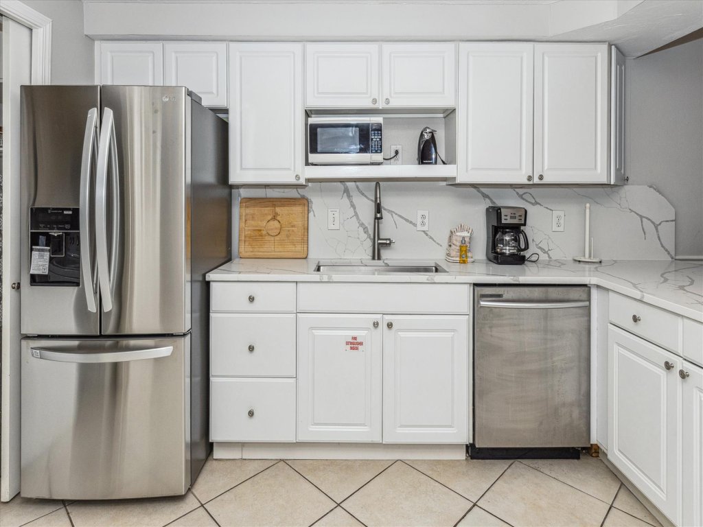 Shoreline Towers 1063 - 2 BR Gulf view unit sits beachside Vacation Rental in Destin - RedAwning