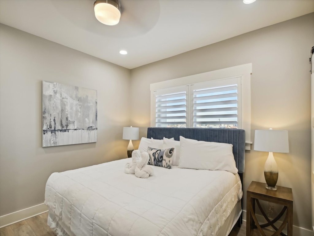 Oceania 307 - 3 BR 3 Ba - Gulf front! and almost 2000 sf Vacation Rental in Destin - RedAwning