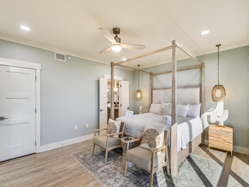 Oceania 307 - 3 BR 3 Ba - Gulf front! and almost 2000 sf Vacation Rental in Destin - RedAwning