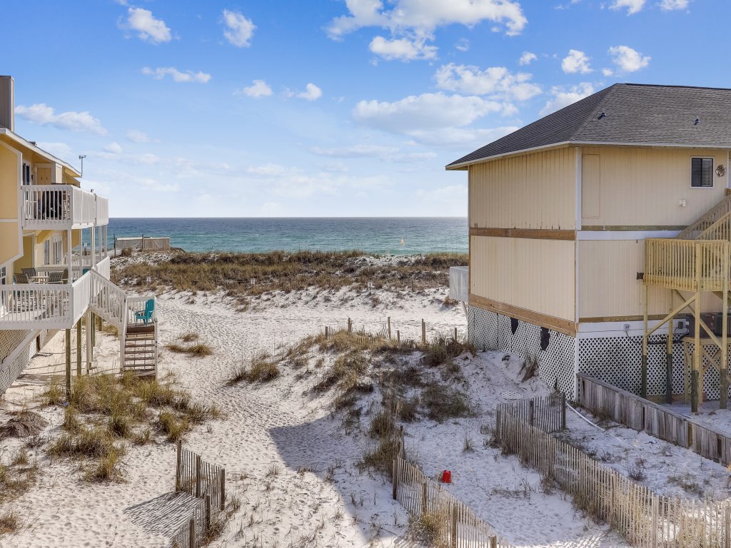 SPC 2136 - Upstairs 2 BR - Beachside - Sleeps 6 Vacation Rental in Destin - RedAwning