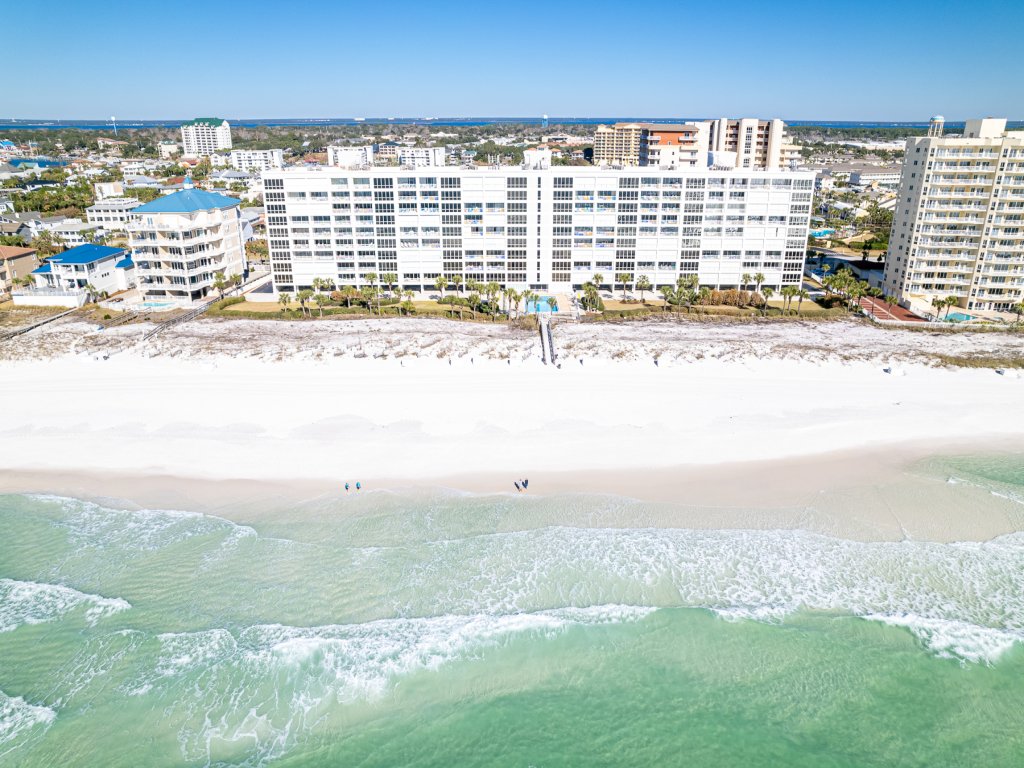 Oceania 106 - 3 BR 3 ba - almost 2000 sf - 40ft balcony to enjoy the view Vacation Rental in Destin - RedAwning