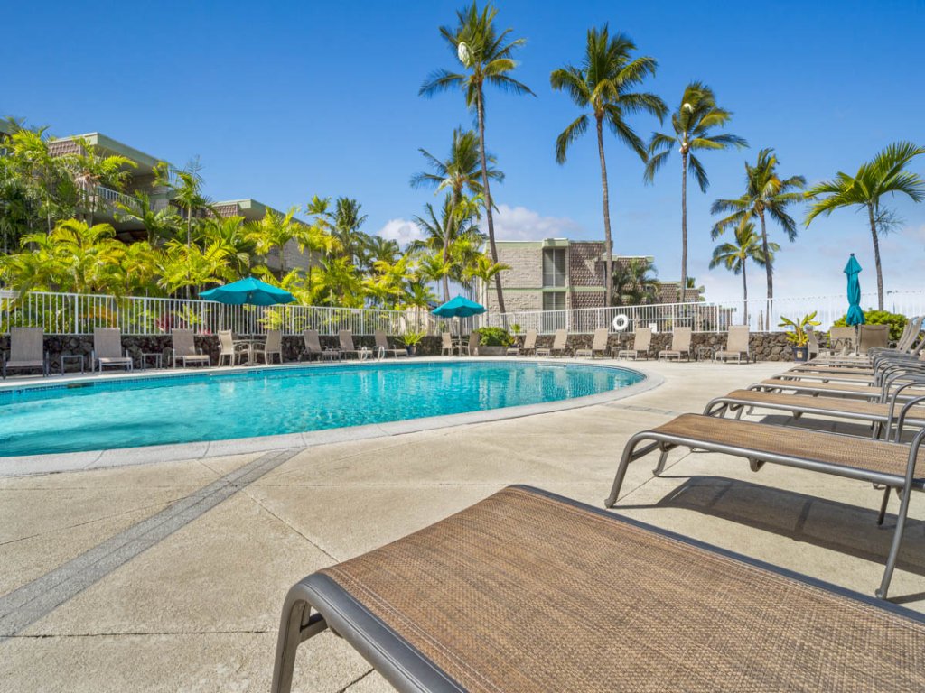 Alii Villas#340 Vacation Rental in Kailua Kona - RedAwning