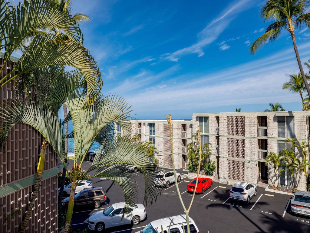 Alii Villas#340 Vacation Rental in Kailua Kona - RedAwning