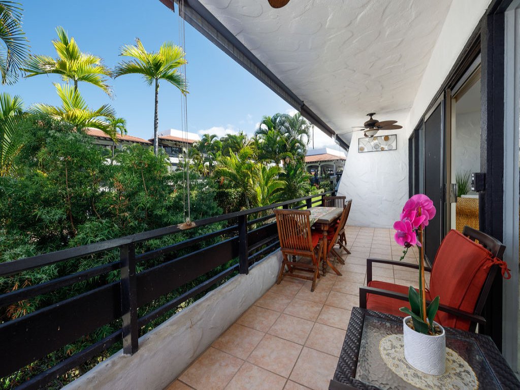 Casa De Emdeko 211 Vacation Rental in Kailua Kona - RedAwning