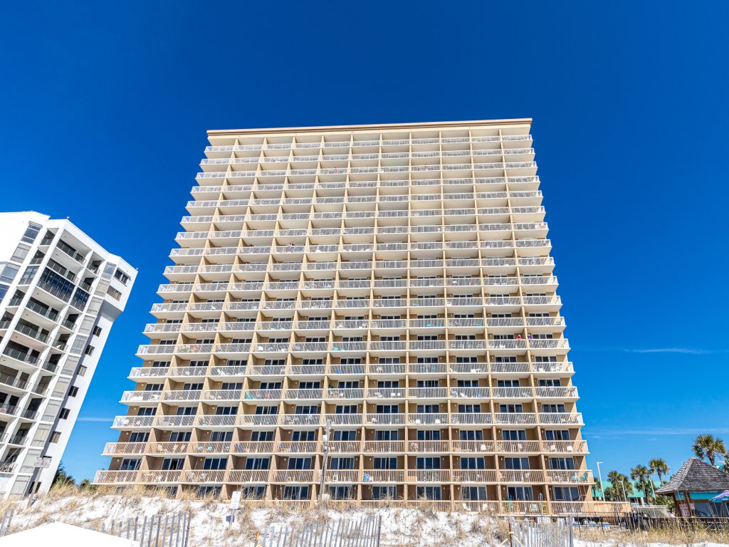 Pelican Beach 1811 is a Gulf front 1 BR that sleeps 6 - amazing views Vacation Rental in Destin - RedAwning