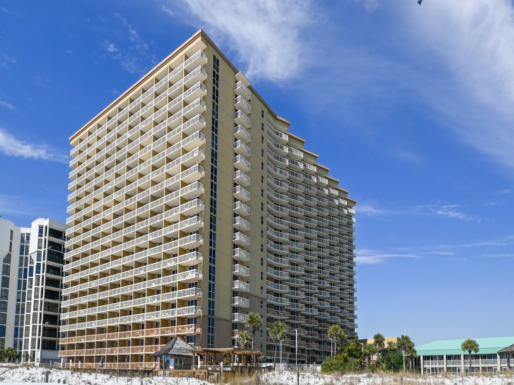 Pelican Beach 1811 is a Gulf front 1 BR that sleeps 6 - amazing views Vacation Rental in Destin - RedAwning