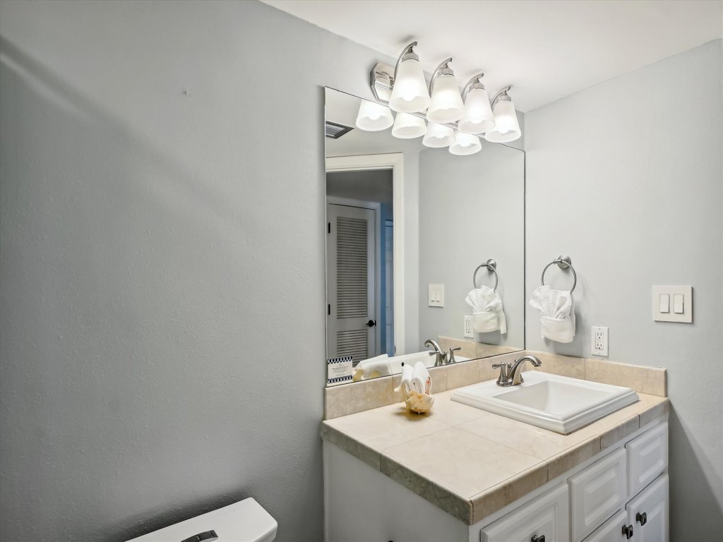 IR 314 is a Stunning 2 BR Gulfview - Recently Renovated and 60 Flat Screen Vacation Rental in Destin - RedAwning