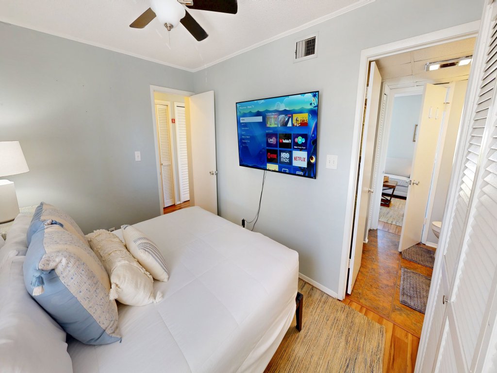 SPC 1034 is a Pet Friendly 1 BR with Free Beach Service for 2! Vacation Rental in Destin - RedAwning