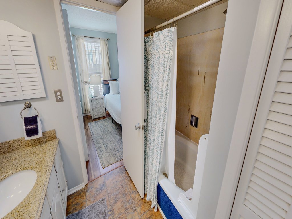 SPC 1034 is a Pet Friendly 1 BR with Free Beach Service for 2! Vacation Rental in Destin - RedAwning