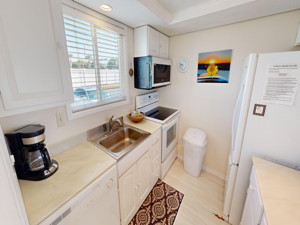 SPC 1082 - 2 BR on the golf course - close to the pool Vacation Rental in Destin - RedAwning