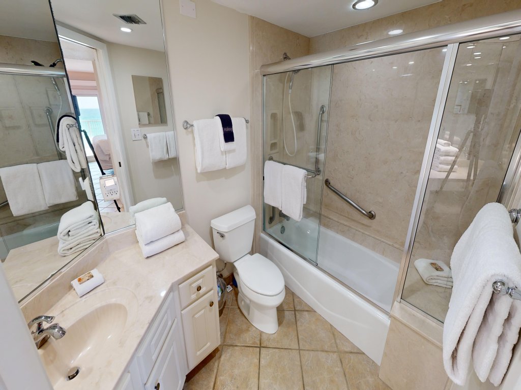 IR 205 is a 2 BR Gulf front - Large and Spacious with Washer/Dryer Vacation Rental in Destin - RedAwning