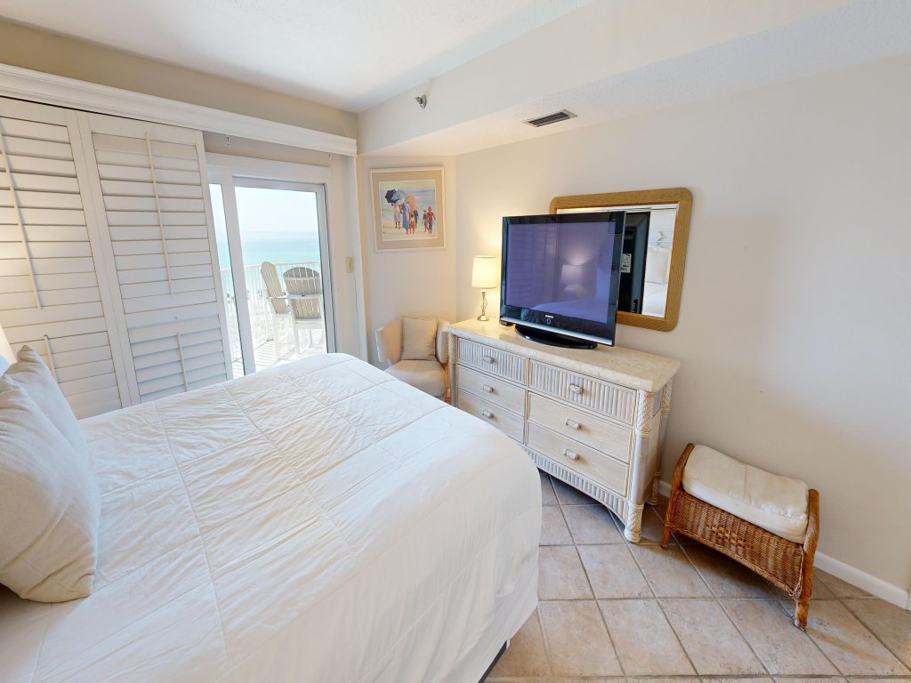 IR 205 is a 2 BR Gulf front - Large and Spacious with Washer/Dryer Vacation Rental in Destin - RedAwning