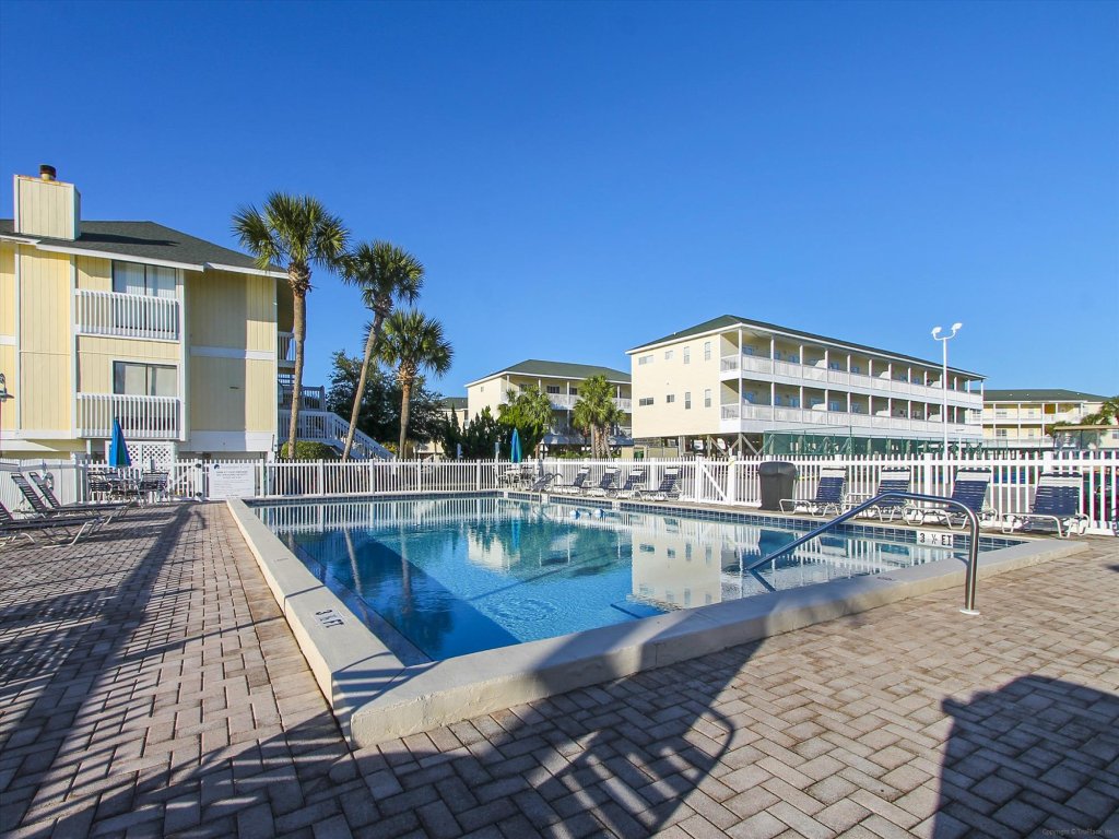Stunning Gulf Front 3 BR - steps away from the beach - completely renovated Vacation Rental in Destin - RedAwning