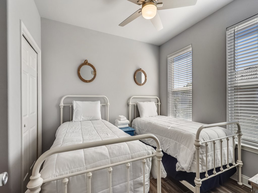 Joes Dream is a Gorgeous 3 BR 3 BA home in Destin Pointe that sleeps 8 Vacation Rental in Destin - RedAwning
