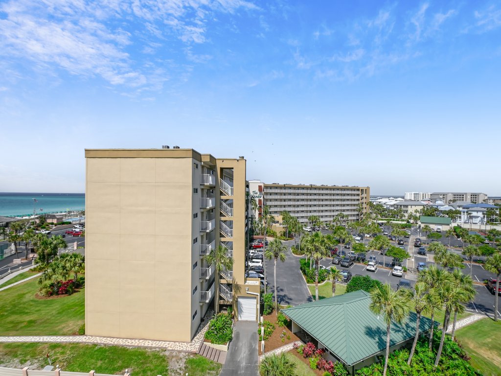 IR 516 Sunset Views to marvel at in this 2 BR on the beach side of Holiday Isle Vacation Rental in Destin - RedAwning