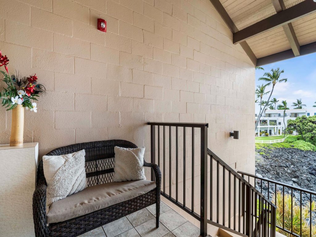 Kona Makai 1-301 Vacation Rental in Kailua Kona - RedAwning