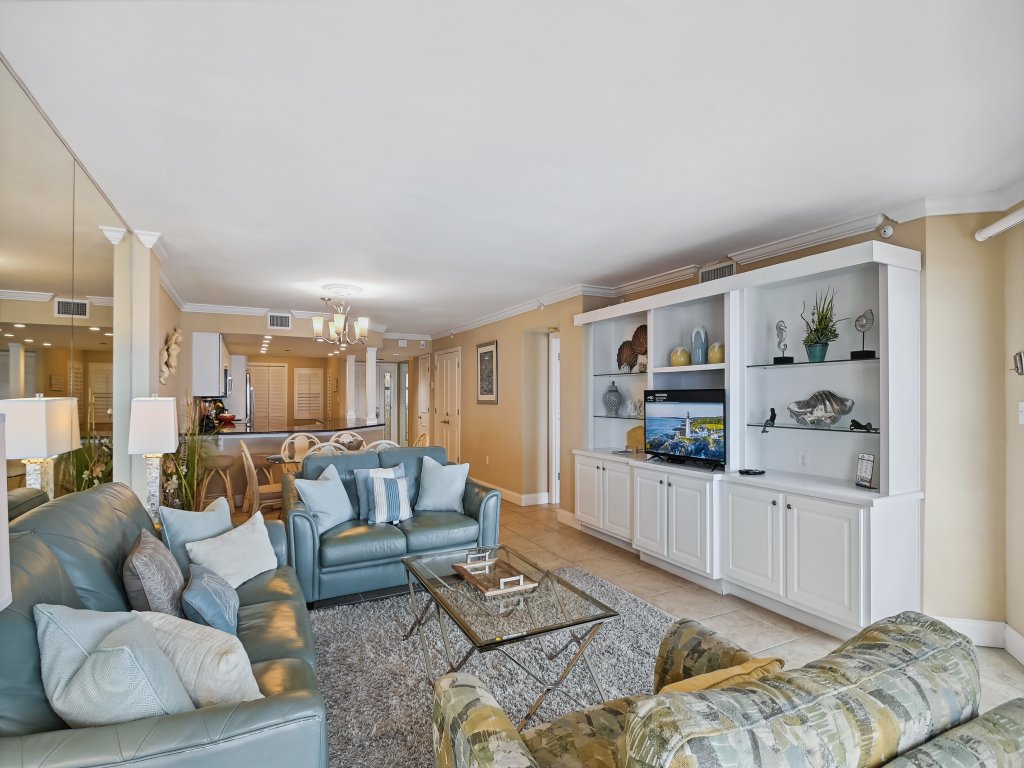 IR 102 is a large 2 BR on the Gulf with free beach set up for 2 (seasonal) Vacation Rental in Destin - RedAwning