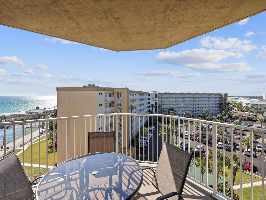 IR 617 - 2 BR 2 BA top floor sunset unit - over 1300 sf and washer/dryer Vacation Rental in Destin - RedAwning