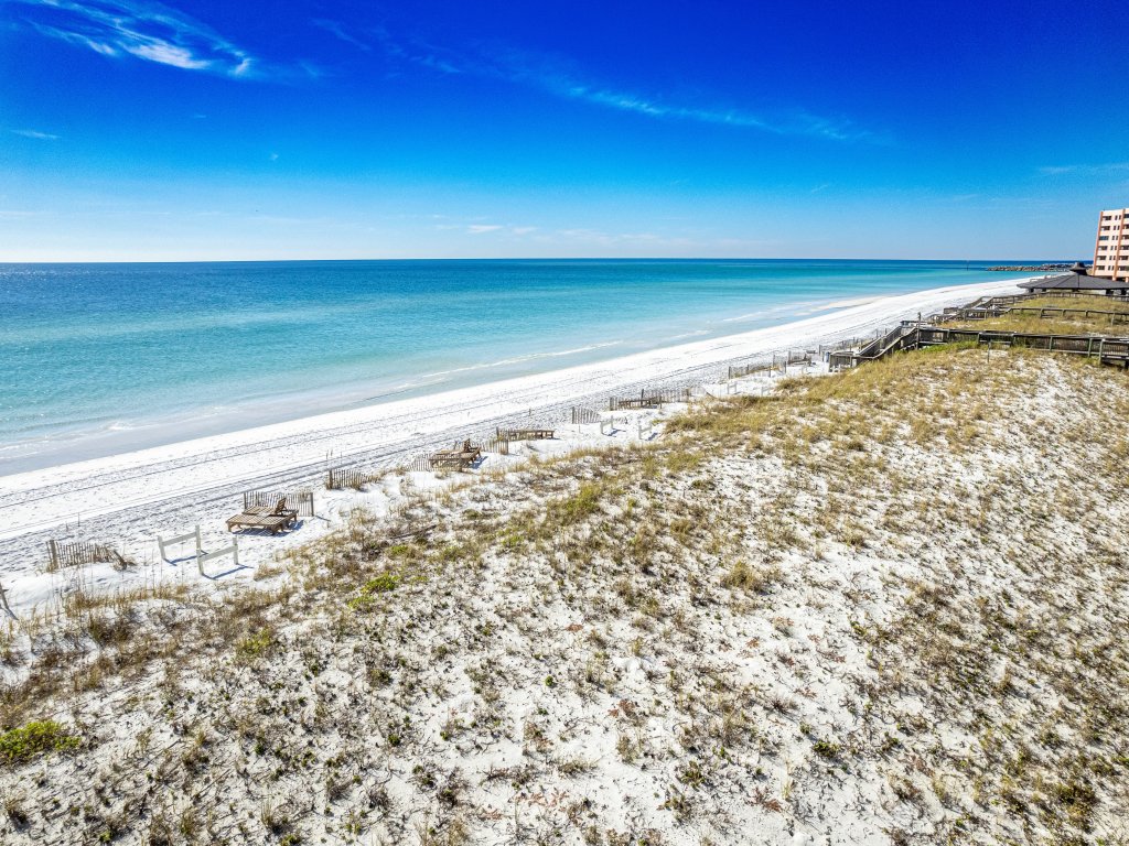 IR 610 is an Amazing 2 BR 2 Ba with Large Balcony and Awesome views! Vacation Rental in Destin - RedAwning