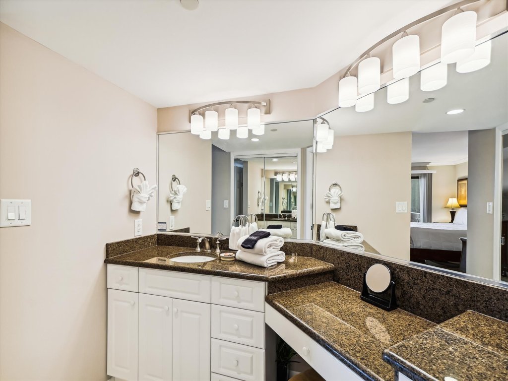 IR 610 is an Amazing 2 BR 2 Ba with Large Balcony and Awesome views! Vacation Rental in Destin - RedAwning