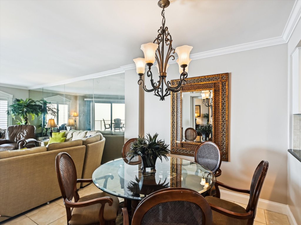 IR 610 is an Amazing 2 BR 2 Ba with Large Balcony and Awesome views! Vacation Rental in Destin - RedAwning