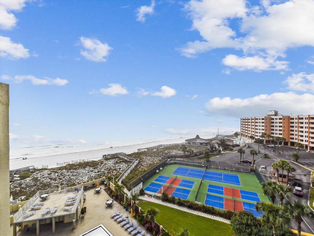 IR 610 is an Amazing 2 BR 2 Ba with Large Balcony and Awesome views! Vacation Rental in Destin - RedAwning