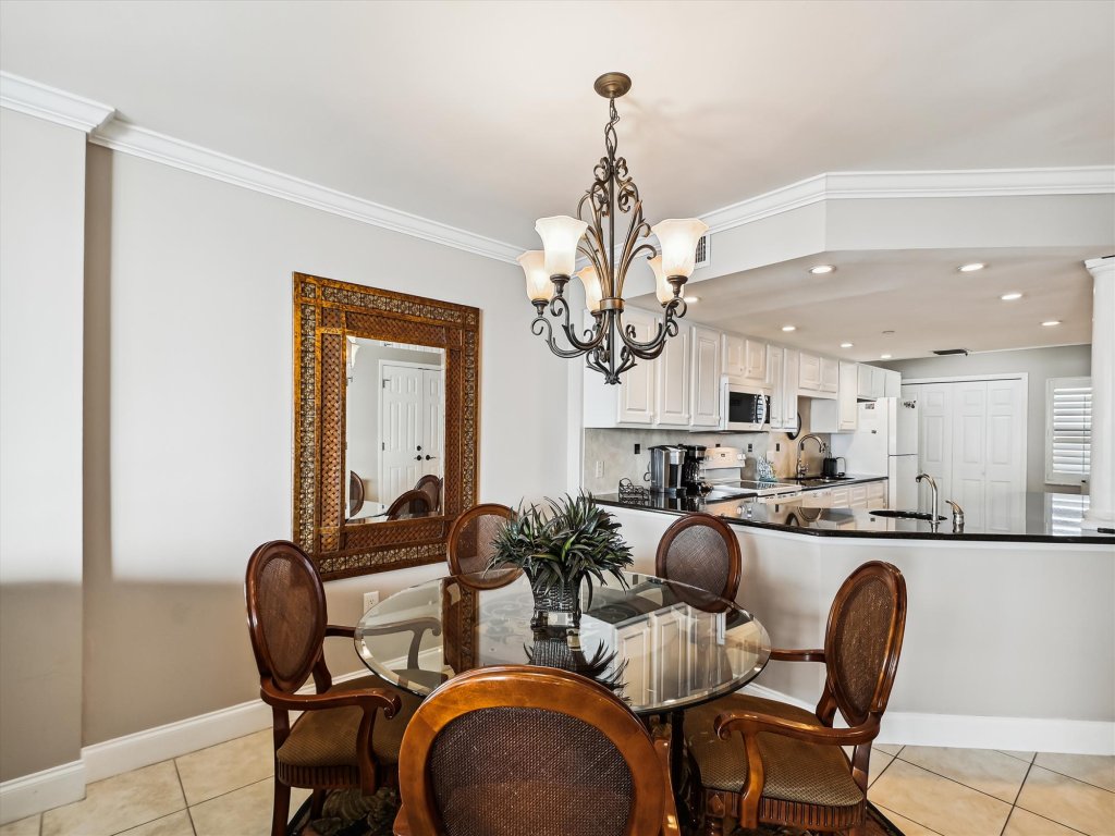 IR 610 is an Amazing 2 BR 2 Ba with Large Balcony and Awesome views! Vacation Rental in Destin - RedAwning