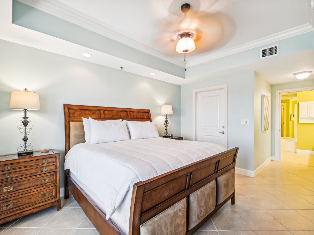 601B is a Luxury 3 BR Newly redecorated at Harbor Landing with Pool and Hot Tub Vacation Rental in Destin - RedAwning