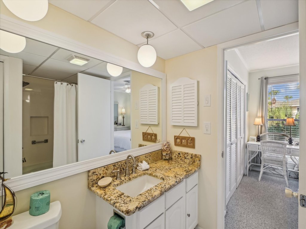 SPC 2041 - Beautiful 2nd floor 1 BR on the canal - sleeps 4 Vacation Rental in Destin - RedAwning