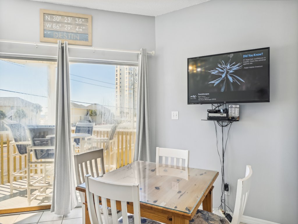 SPC 9210 - Upstairs 1 BR sleeps 6 washer/dryer Vacation Rental in Destin - RedAwning