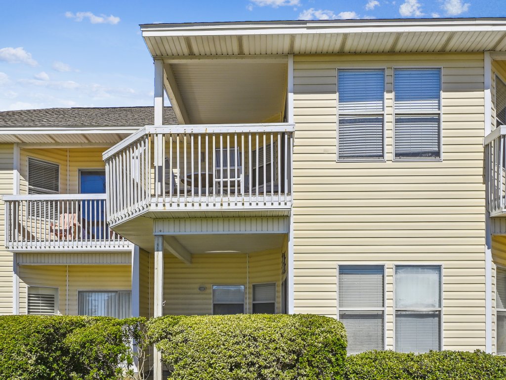 SPC 9210 - Upstairs 1 BR sleeps 6 washer/dryer Vacation Rental in Destin - RedAwning