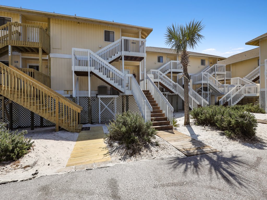 SPC 2133 - Upstairs Gulf front 1 BR - sleeps 4 Vacation Rental in Destin - RedAwning