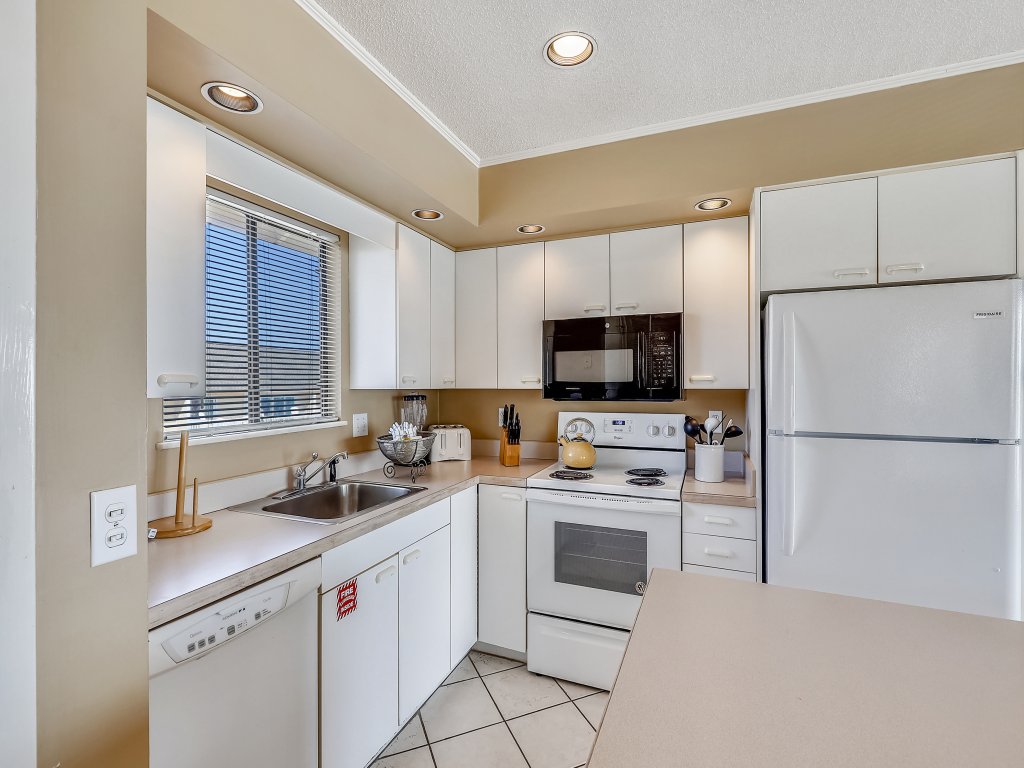 SPC 2133 - Upstairs Gulf front 1 BR - sleeps 4 Vacation Rental in Destin - RedAwning