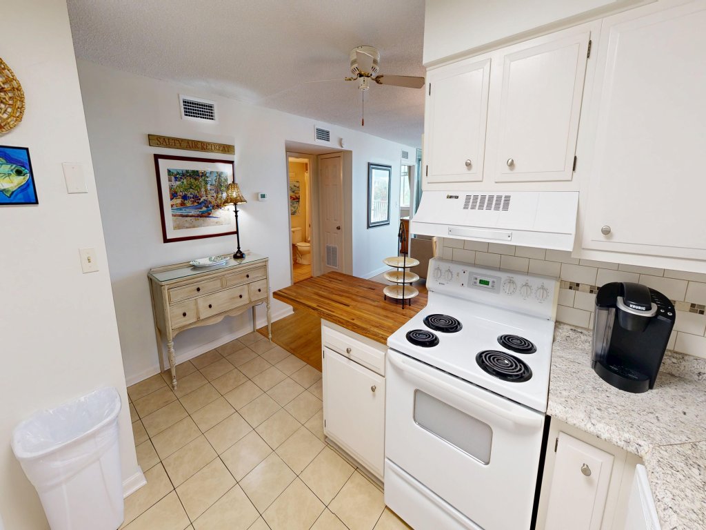 306C is a Large 2 BR on the Harbor with great rates and free beach buggy Vacation Rental in Destin - RedAwning