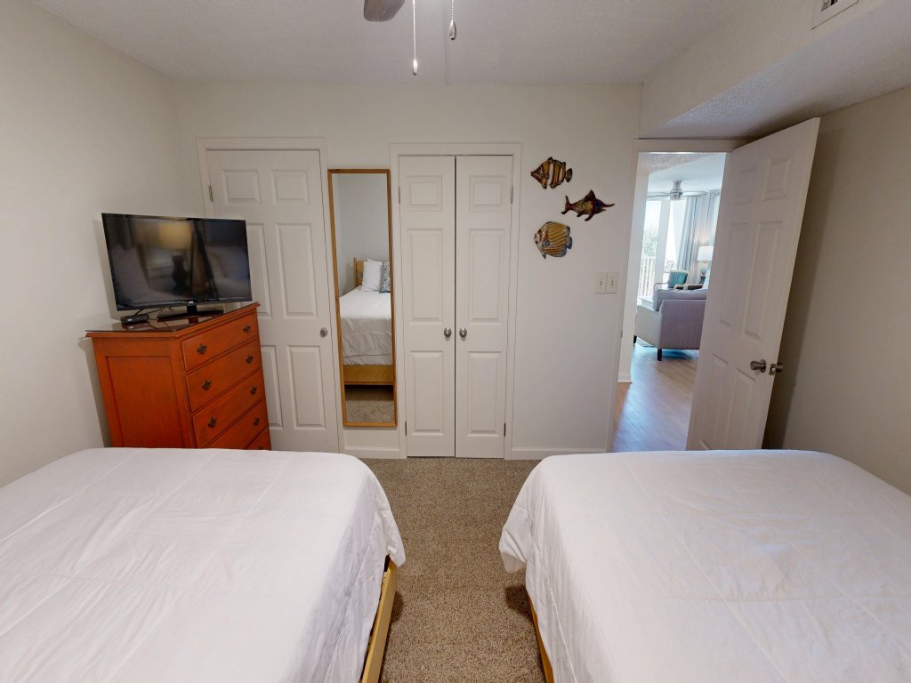306C is a Large 2 BR on the Harbor with great rates and free beach buggy Vacation Rental in Destin - RedAwning