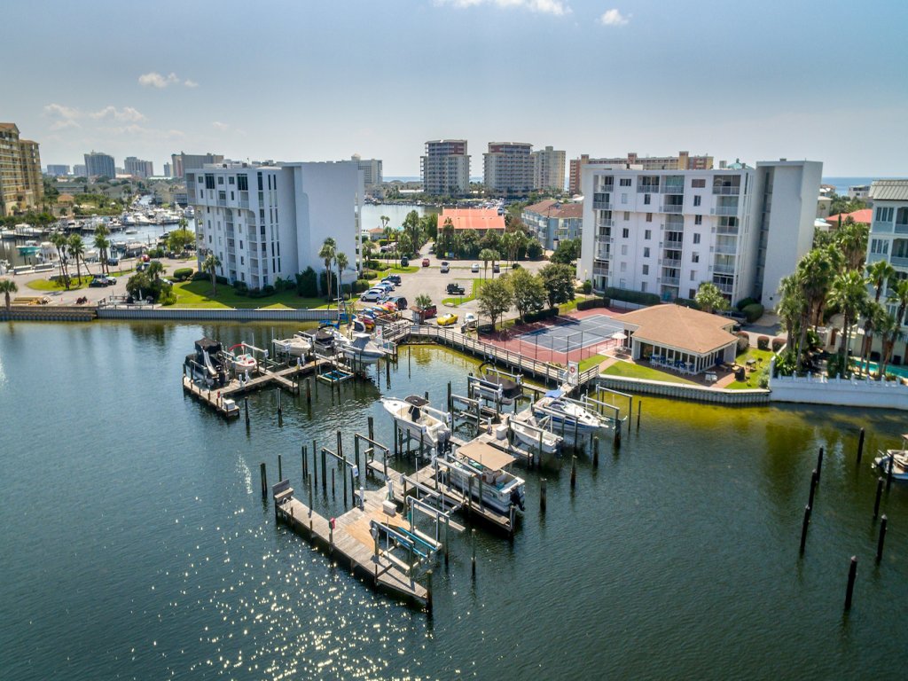 306C is a Large 2 BR on the Harbor with great rates and free beach buggy Vacation Rental in Destin - RedAwning