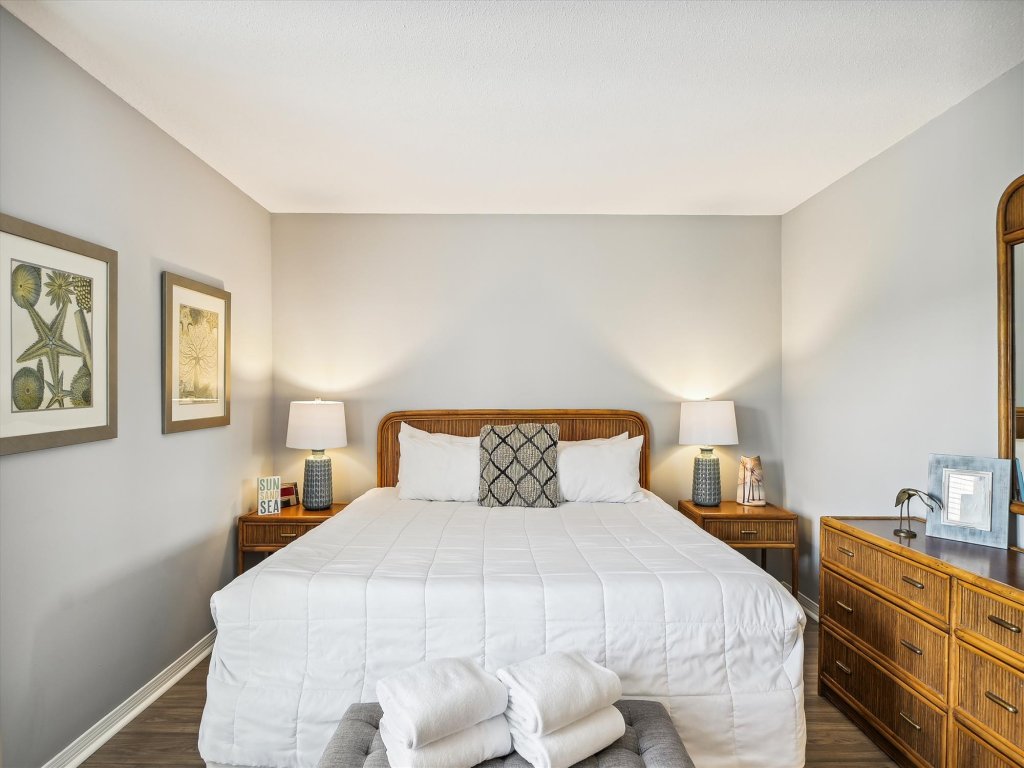 SPC4117 - Canal Front 2 BR - sleeps 6 Vacation Rental in Destin - RedAwning