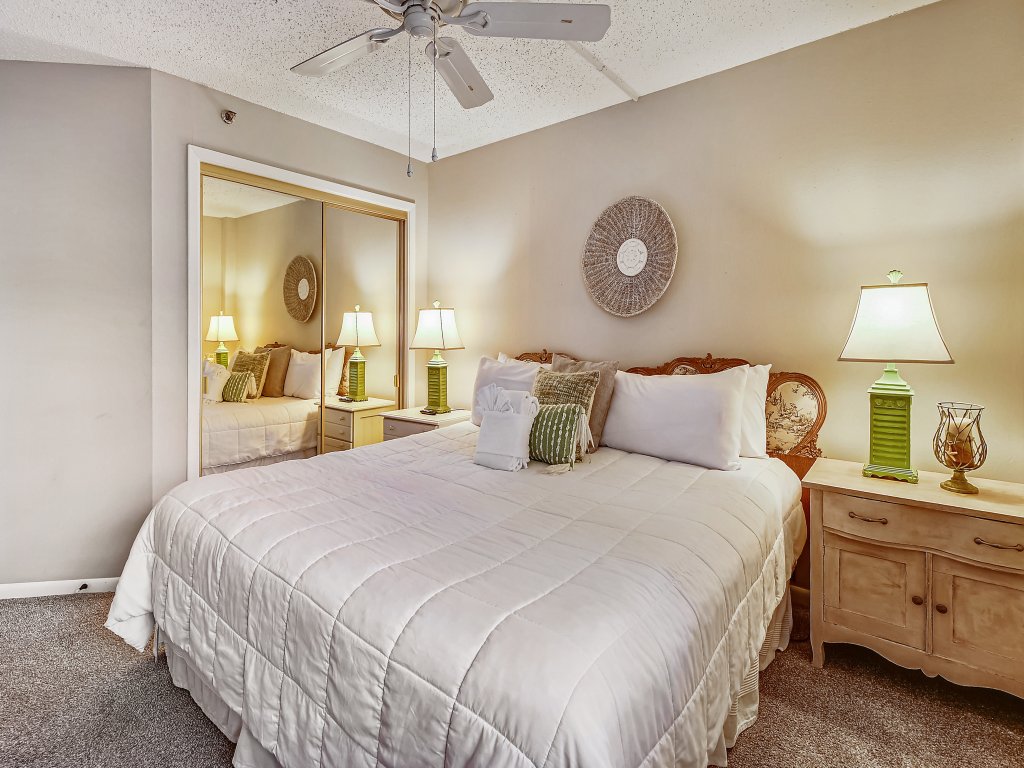 IR 209 Free Beach Service for largest 3 BR 3 BA at Inlet Reef over 2200 sf Vacation Rental in Destin - RedAwning