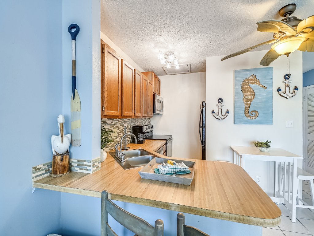 SPC8229 - Upstairs Studio - Sleeps 4 Vacation Rental in Destin - RedAwning
