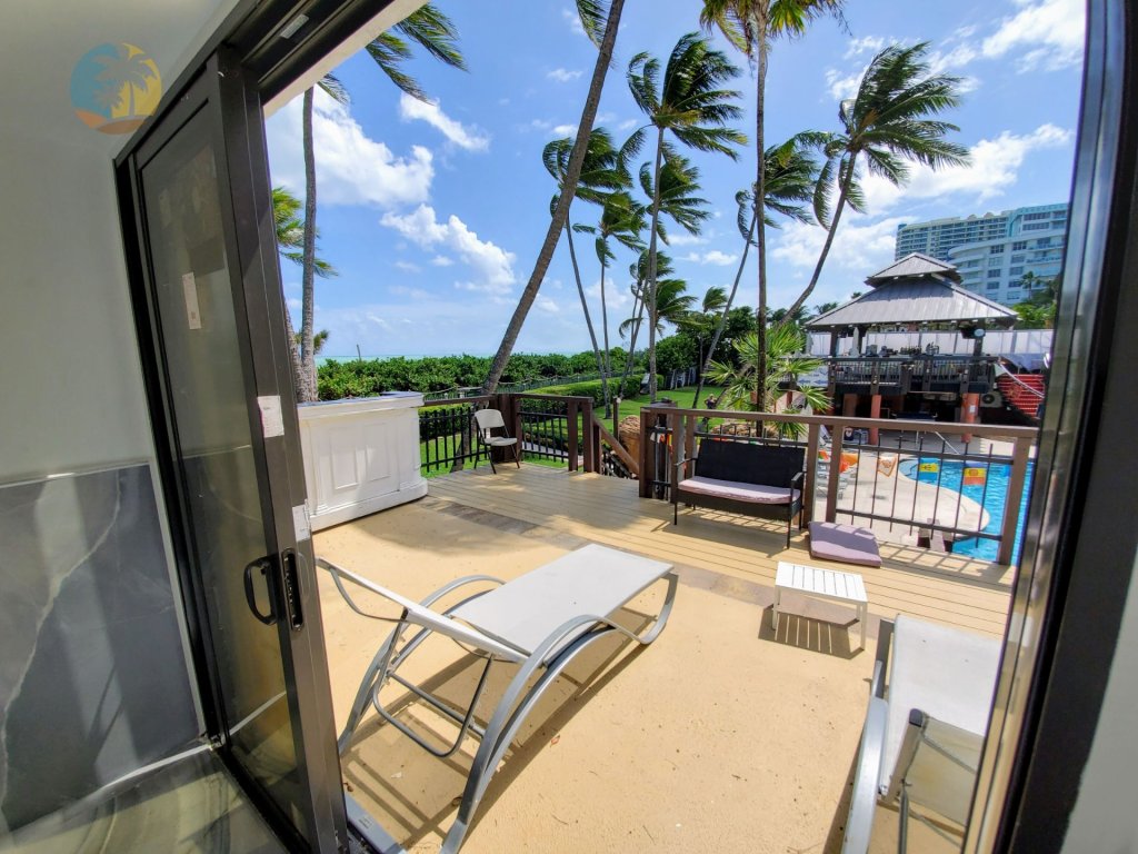 Alexander 1010 Vacation Rental in Miami Beach - RedAwning