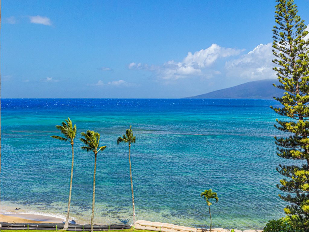 Royal Kahana 702 Studio Condo Vacation Rental in Lahaina - RedAwning