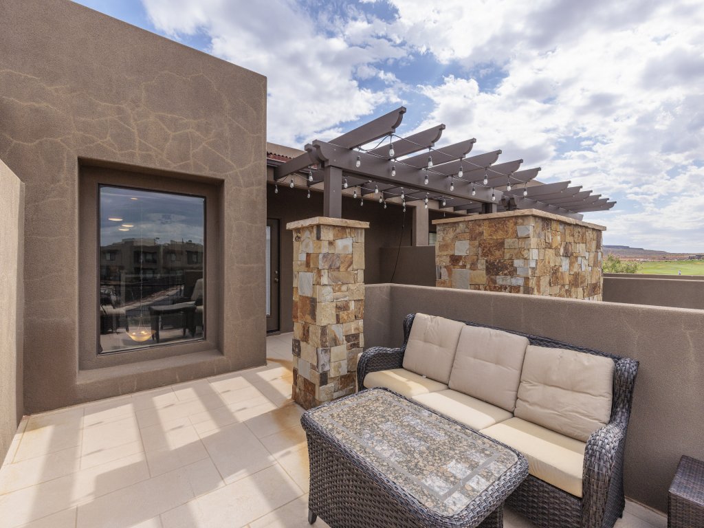On The 18th Green Vacation Rental in St. George - RedAwning