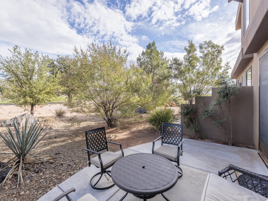 On The 18th Green Vacation Rental in St. George - RedAwning