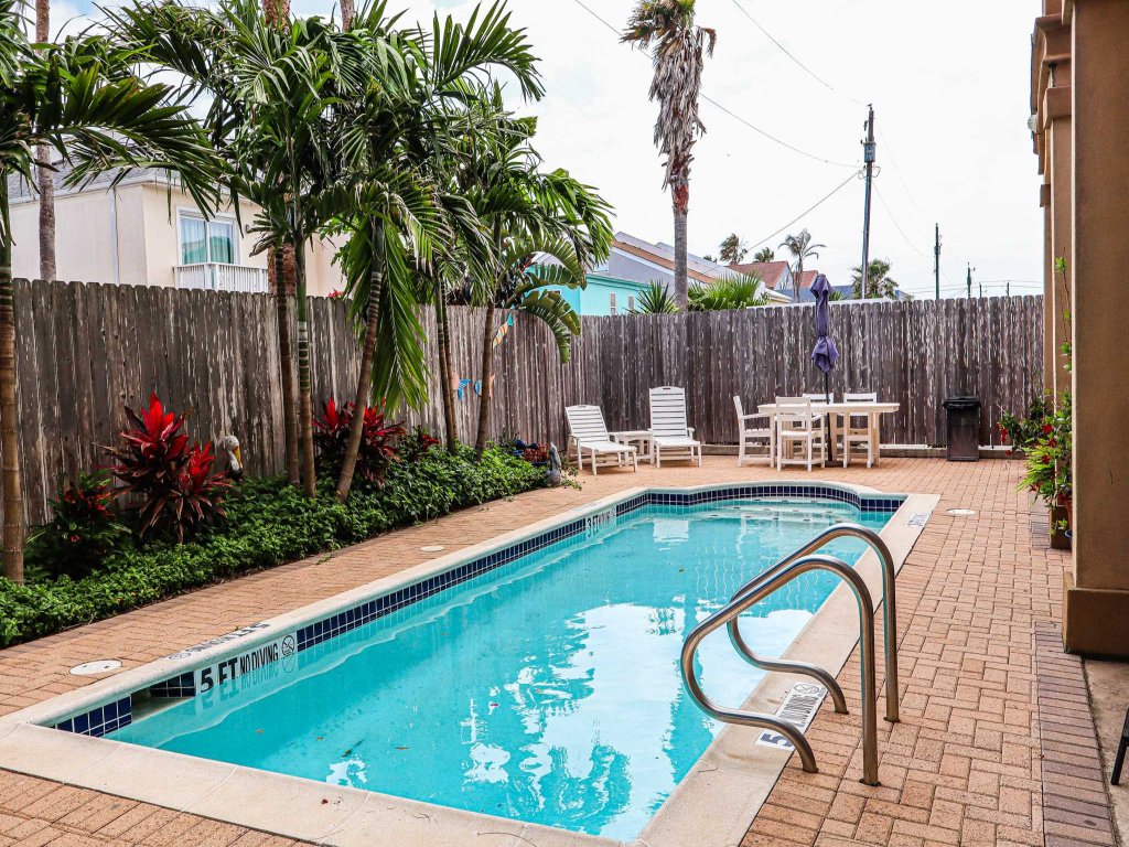 Lantana Landing 1 Vacation Rental in South Padre Island - RedAwning