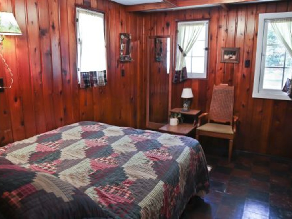 Cabin #4 - Loon's Landing Vacation Rental in Carp Lake - RedAwning