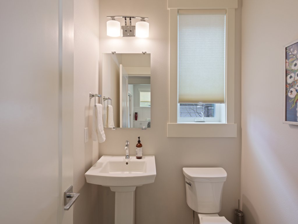 Hillside Haven Vacation Rental in Bend - RedAwning