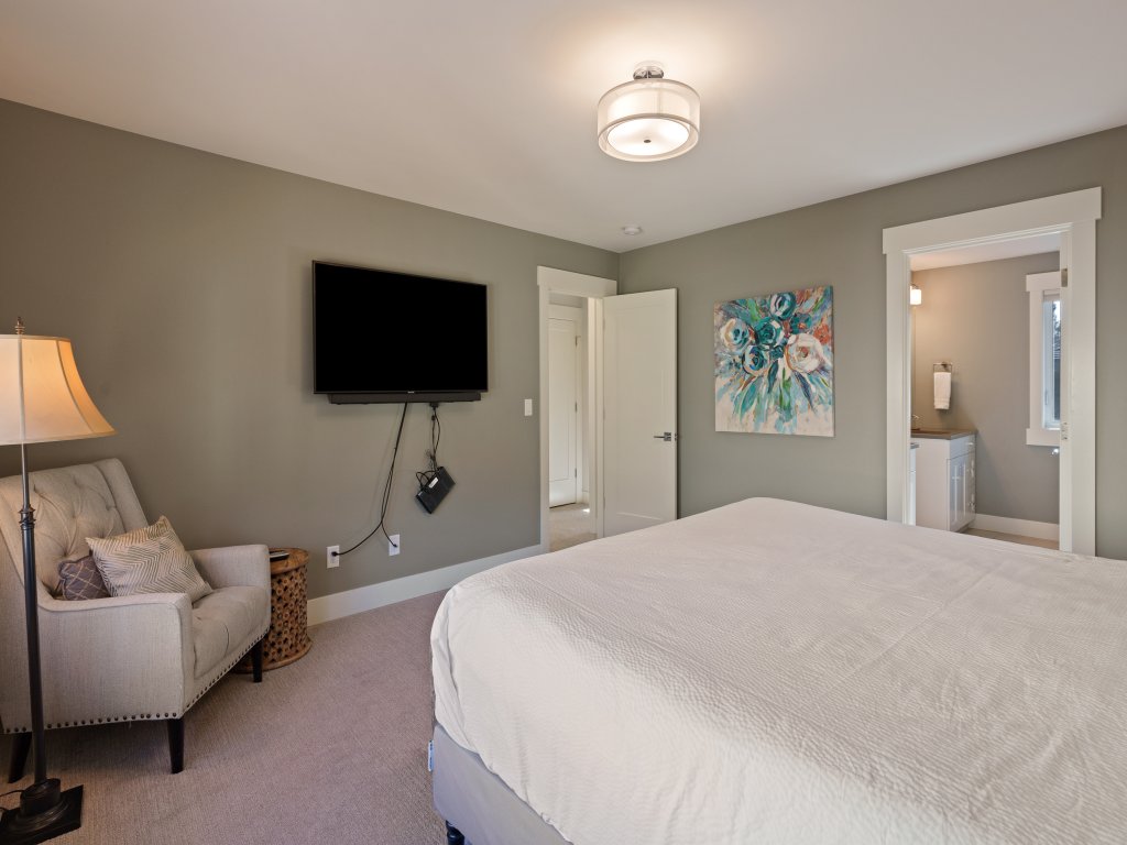 Hillside Haven Vacation Rental in Bend - RedAwning
