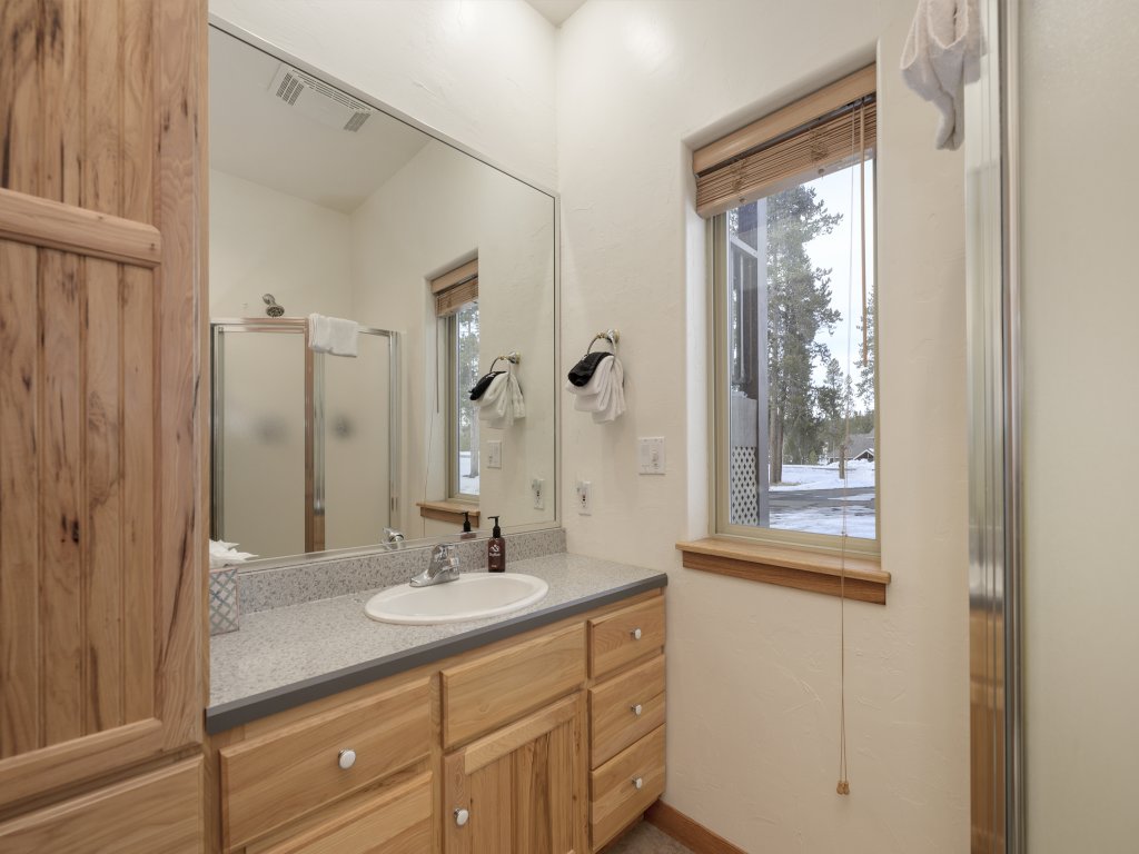 Mountain Peak Vacation Rental in Tabernash - RedAwning
